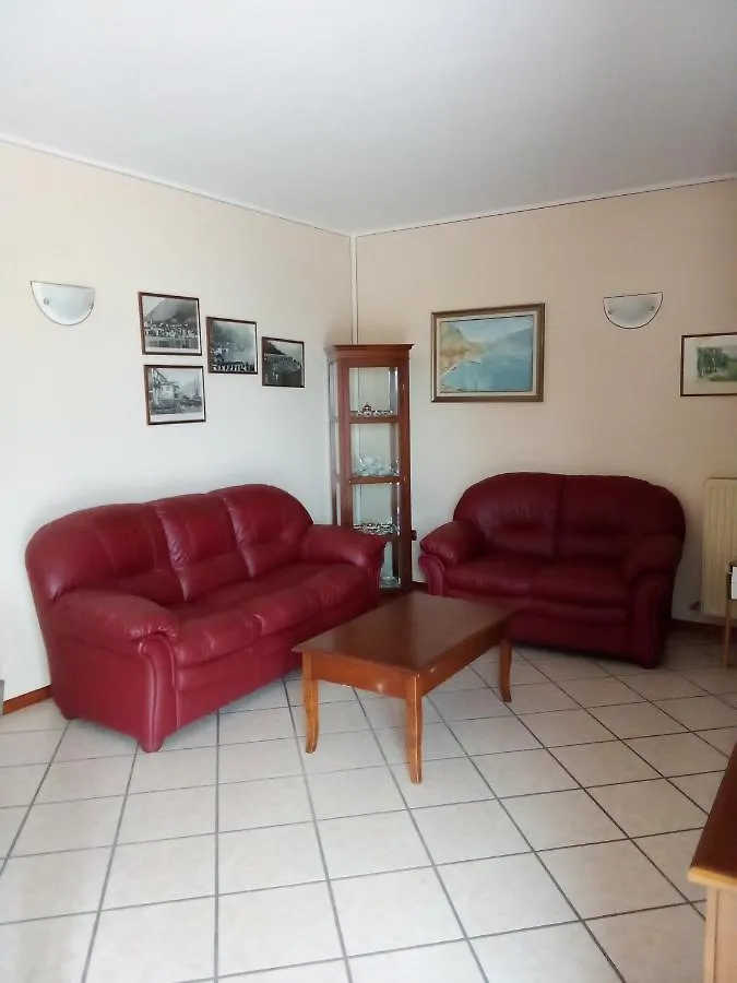 La Casa Sul Lago Apartments - Olive Tree Apartment ليمونِ سول غاردا إيطاليا