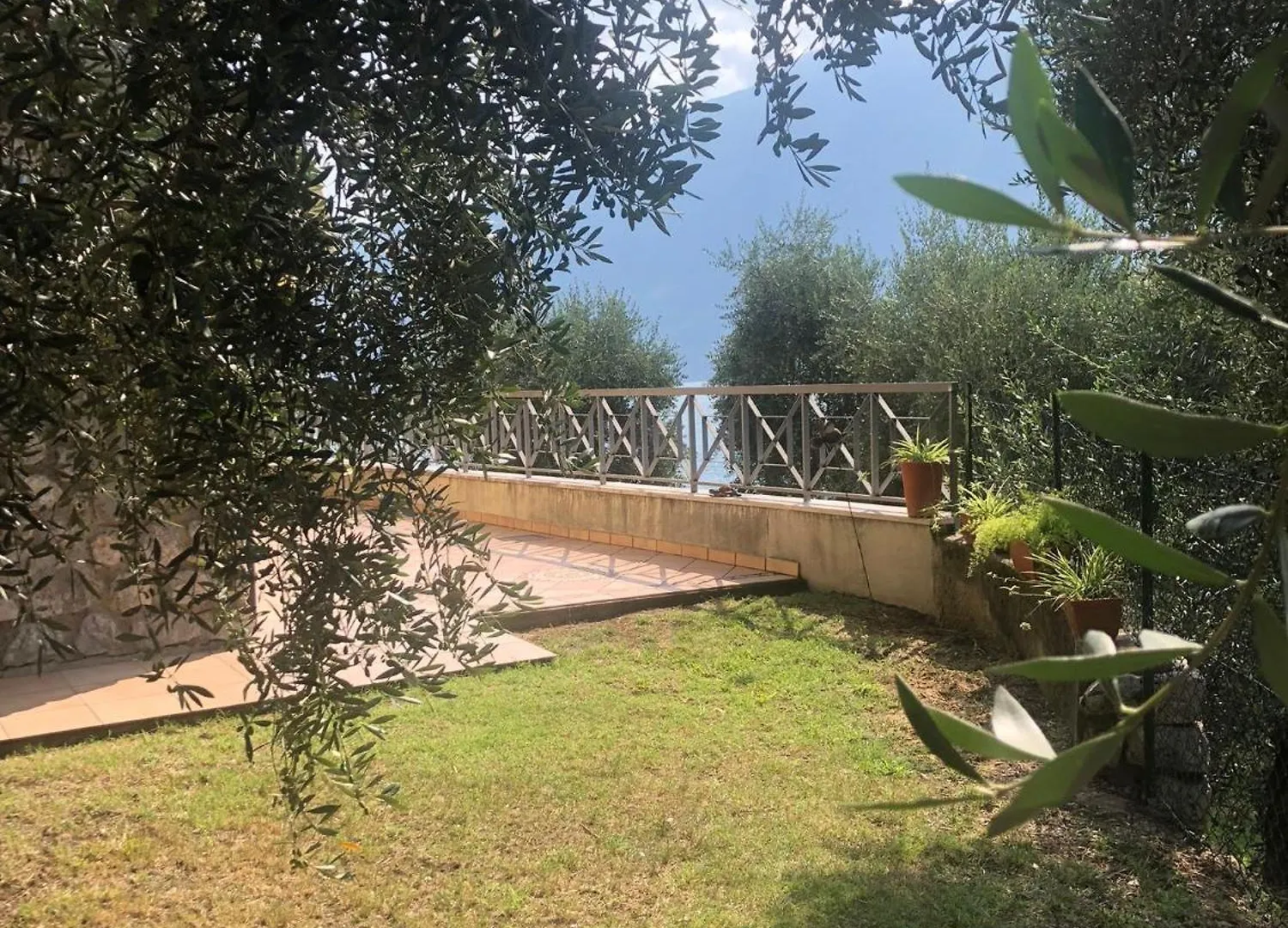 La Casa Sul Lago Apartments - Olive Tree Apartment ليمونِ سول غاردا
